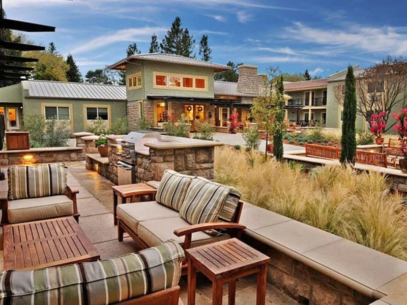 BELMARE SENIOR LIVING exterior